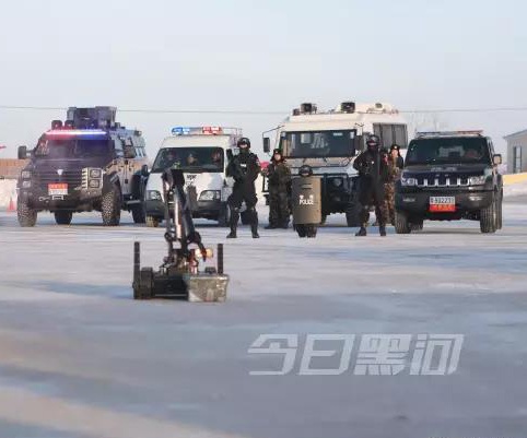 黑河反恐防爆實(shí)戰(zhàn)！看凌天排爆機(jī)器人如何在零下25&deg;迅速出擊。